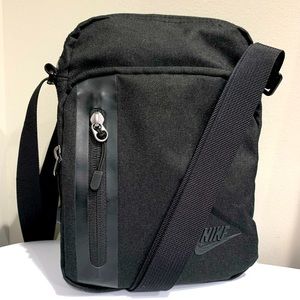 NIKE TECH Cross-body Bag (Black, Unisex)